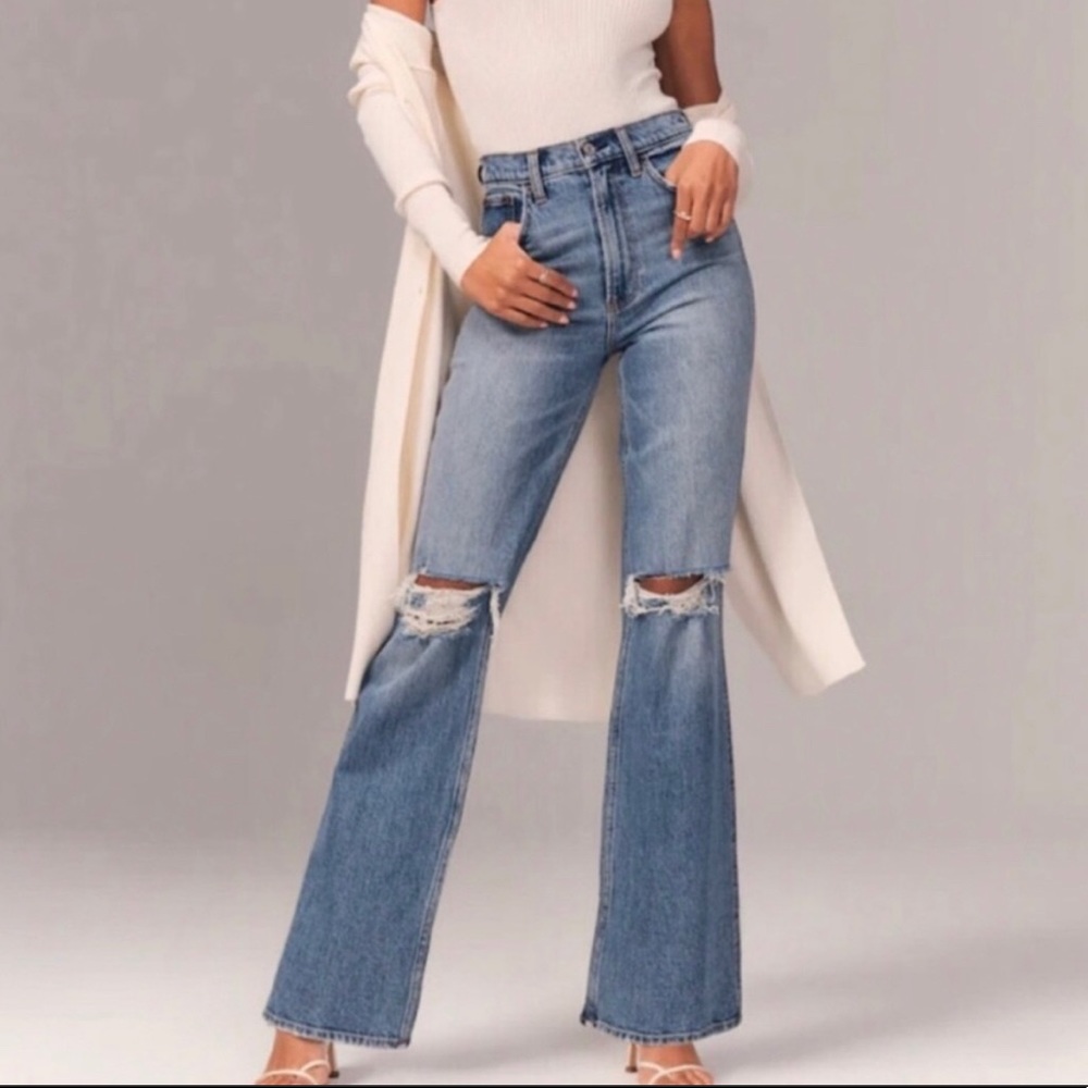 A&F 90s Relaxed Jean Ultra High Rise